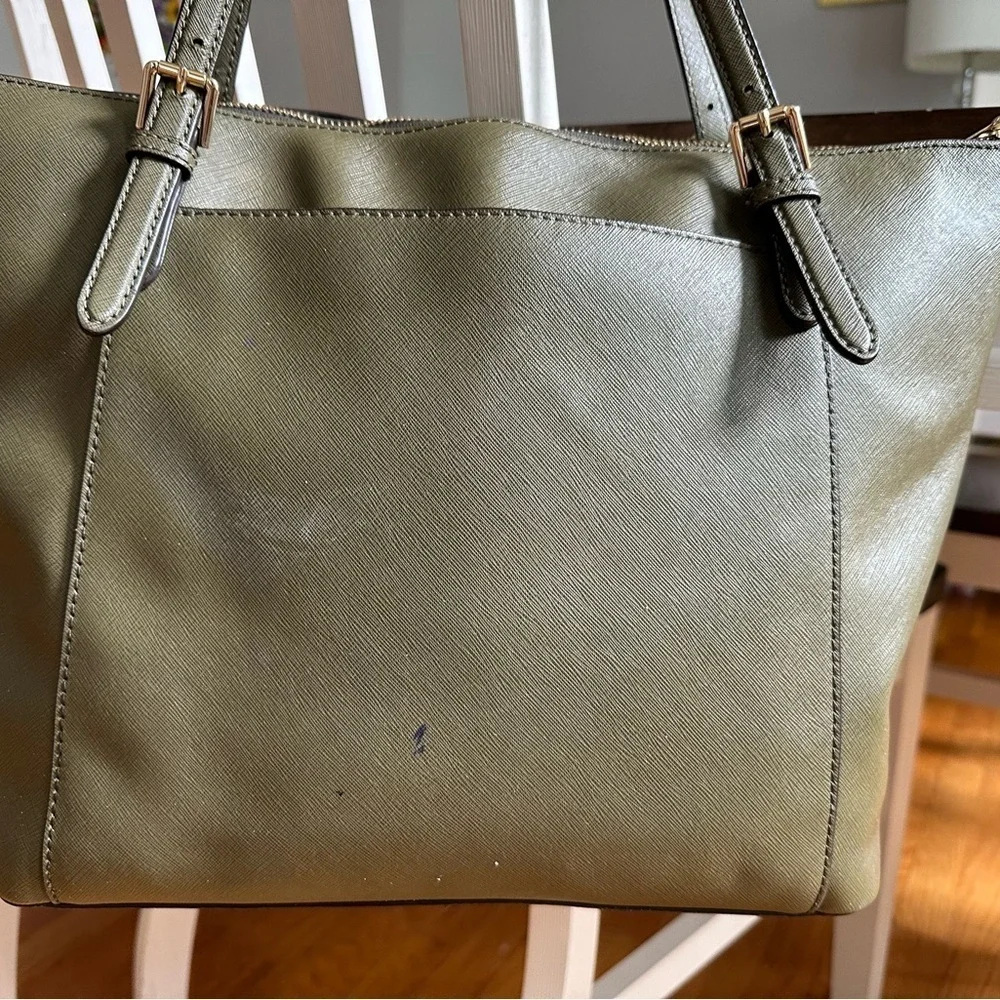 Michael Kors jet set tote bag